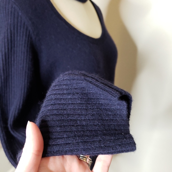 DVF 'Gracey' Wool & Cashmere Turtleneck NWOT Sz M - Picture 4 of 13